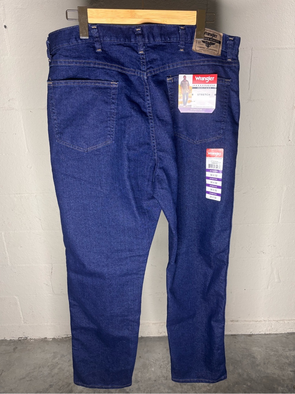 Wrangler Men’s Relaxed Fit Jeans Vintage Rinse 38x34 Style 97610DW